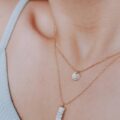 La médaille laïque, un bijou chargé de sens qui traverse les générations